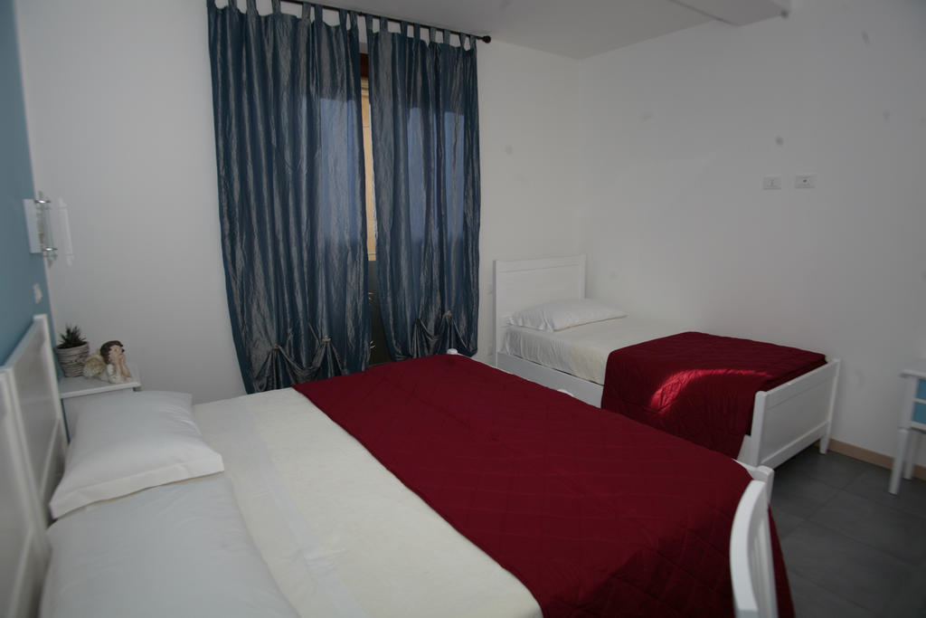 Bed & Breakfast Nettuno Comun Nuovo Ruang foto